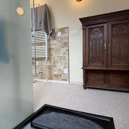 Quiet Luxury In The Heart Of The Lägenhet Budapest
